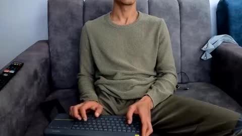Snapshot of sornero777111 chatting on 05-12-26, 08:50 businessman online show from 05-12-26, 08:50