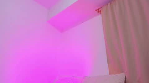 Instagram Soyamandaa  1 online show from 11-21-25, 11:47