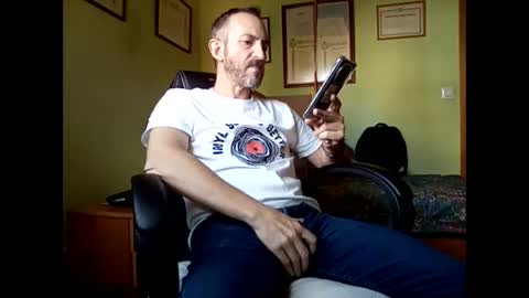 Manu  online show from 04-26-26, 02:04