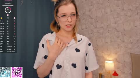 Snapshot of sparkly_k chatting on 03-26-26, 07:47 Kate online show from 03-26-26, 07:47