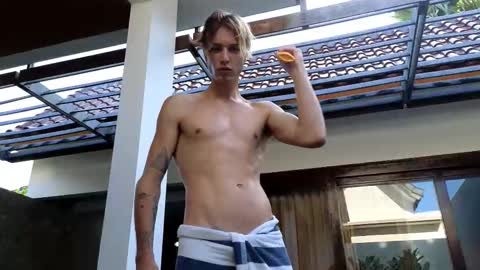 Sasha --  online show from 03-28-26, 12:21