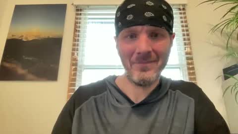 Peppers online show from 12-31-24, 04:25