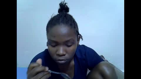 Snapshot of spicy_kittie chatting on 05-17-26, 05:09 Kittle online show from 05-17-26, 05:09