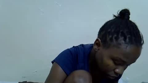 Snapshot of spicy_kittie chatting on 05-18-26, 05:52 Kittle online show from 05-18-26, 05:52