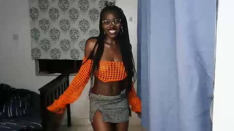 Snapshot of spicysashaa chatting on 09-24-25, 10:35 spicysashaa online show from 09-24-25, 10:35