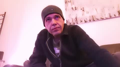 Snapshot of spliffray chatting on 01-22-25, 04:44 spliffray online show from 01-22-25, 04:44