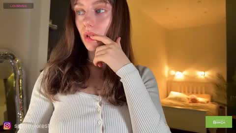 Lilly  online Monday - Friday ask time in pm online show from 02-27-26, 06:35