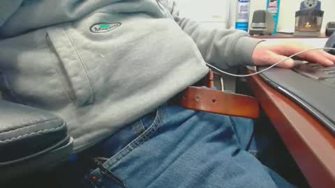 Snapshot of squirrelly82 chatting on 02-09-26, 09:30 make me cum c2c talk to me online show from 02-09-26, 09:30