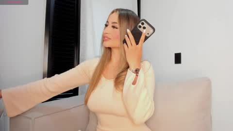 Laura online show from 05-19-26, 11:38