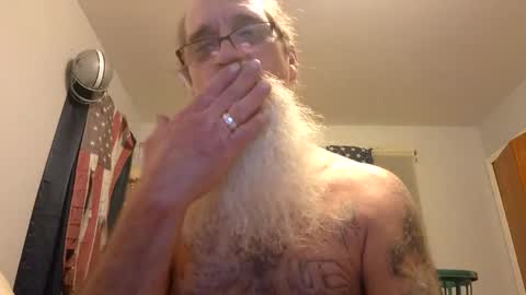 Snapshot of ssdrums3 chatting on 12-15-25, 06:28 ssdrums3 online show from 12-15-25, 06:28