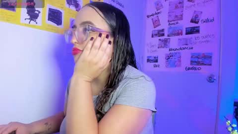 Snapshot of stacy_millerr chatting on 03-27-26, 11:54 Stacy Boobs online show from 03-27-26, 11:54