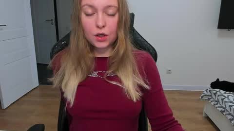 Snapshot of stacy_miraclee chatting on 05-10-26, 04:45 Stacy online show from 05-10-26, 04:45