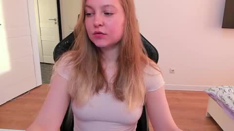 Snapshot of stacy_miraclee chatting on 05-23-26, 05:39 Stacy online show from 05-23-26, 05:39