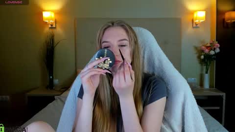 Stacy Mon Tue Wed Thu Fri Sun GMT GMT 3 1000am - 0400pm  online show from 02-19-26, 09:27