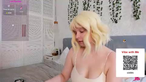 Snapshot of stacy_starrrr chatting on 07-14-26, 10:21 Stacy online show from 07-14-26, 10:21