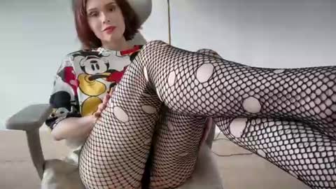 Snapshot of stacyluxxe chatting on 06-18-26, 01:48 Stacy online show from 06-18-26, 01:48