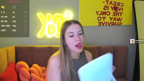 Snapshot of stacywells chatting on 04-11-26, 01:43 Stacy online show from 04-11-26, 01:43