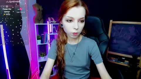 Snapshot of star_tarra chatting on 06-17-26, 02:03 Tarra online show from 06-17-26, 02:03