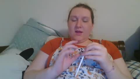 Snapshot of stardust120 chatting on 06-25-26, 01:49 Lane online show from 06-25-26, 01:49