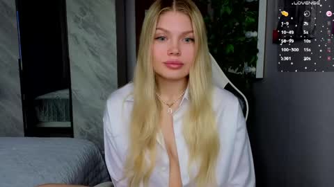 Caroline online show from 05-22-26, 03:46