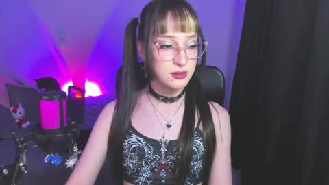 Snapshot of starrraura chatting on 03-25-26, 09:54 Star Aura online show from 03-25-26, 09:54