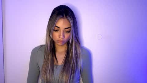 Mia online show from 04-20-26, 08:17