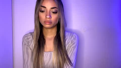 Mia online show from 04-24-26, 09:12