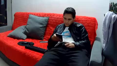 Snapshot of steban_jyj chatting on 06-16-26, 01:30 Katalleya and Steban online show from 06-16-26, 01:30