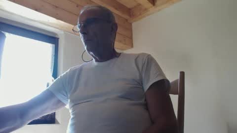 Snapshot of stefi444466 chatting on 05-17-26, 12:12 stefi444466 online show from 05-17-26, 12:12