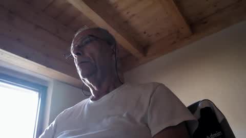 Snapshot of stefi444466 chatting on 05-24-26, 05:12 stefi444466 online show from 05-24-26, 05:12