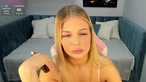 Stella Leee online show from 03-24-26, 12:04