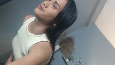 Stella Siner online show from 05-07-26, 10:04