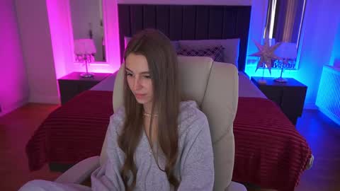 stellahoneywell online show from 04-04-26, 06:00