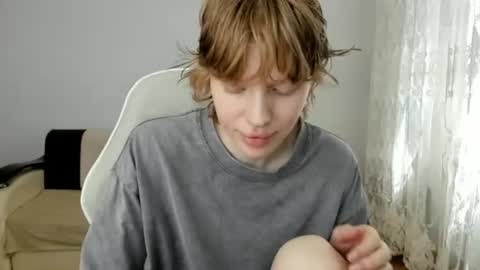 Snapshot of stellaswen chatting on 06-17-26, 10:17 S T E L L A online show from 06-17-26, 10:17