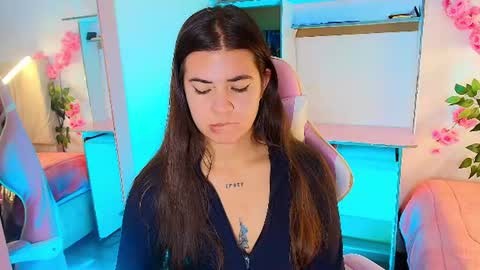 Snapshot of stepha_sweet chatting on 07-10-26, 02:05 Emma online show from 07-10-26, 02:05
