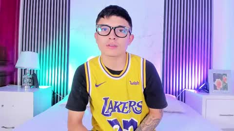 Snapshot of stephanandsamantha chatting on 09-21-25, 09:05 stephanandsamantha online show from 09-21-25, 09:05