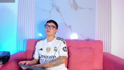 Snapshot of stephanandsamantha chatting on 10-26-25, 10:04 stephanandsamantha online show from 10-26-25, 10:04