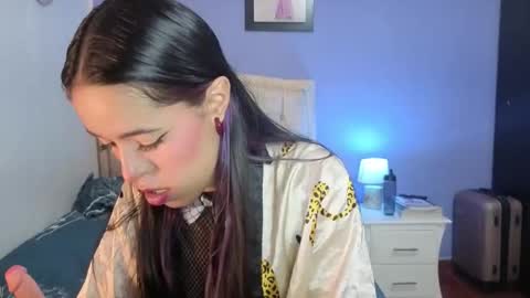 Stephania online show from 03-31-26, 05:35