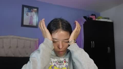 Snapshot of stephania_t chatting on 06-16-26, 02:41 Stephania online show from 06-16-26, 02:41