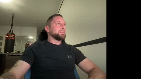 steve897819 online show from 10-22-25, 05:24