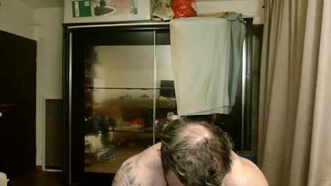 Snapshot of stevebulkzor chatting on 12-20-25, 02:51 Steve Oakenshield son of John son of Vasyl online show from 12-20-25, 02:51