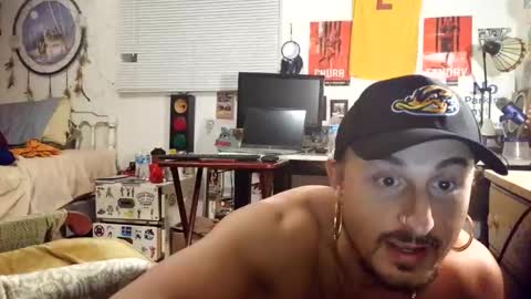 Snapshot of stickey4areason chatting on 04-01-26, 06:36 stickey online show from 04-01-26, 06:36