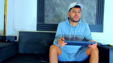 friends online show from 02-10-26, 04:49