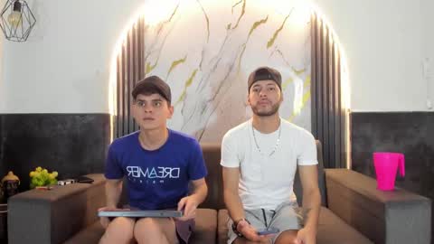 friends online show from 02-26-26, 05:06