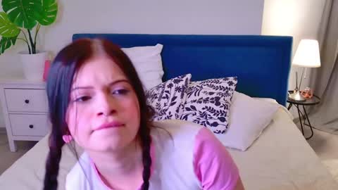 Leila online show from 04-28-26, 06:07