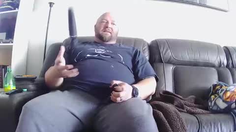 strong_bear89 online show from 01-12-26, 08:14