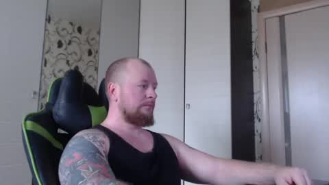 Snapshot of strongass18 chatting on 04-20-26, 09:34 Alex online show from 04-20-26, 09:34