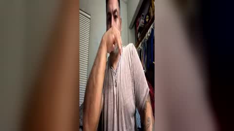 suavecito67 online show from 06-15-26, 05:42