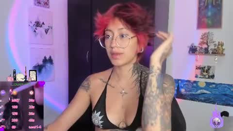 Snapshot of succubus_girl_ chatting on 07-14-26, 01:50 Alexy online show from 07-14-26, 01:50