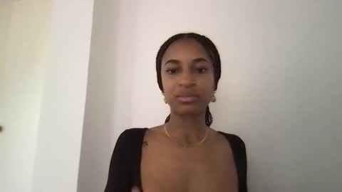 Snapshot of succubussirena chatting on 04-16-26, 12:17 Succubus Sirena online show from 04-16-26, 12:17